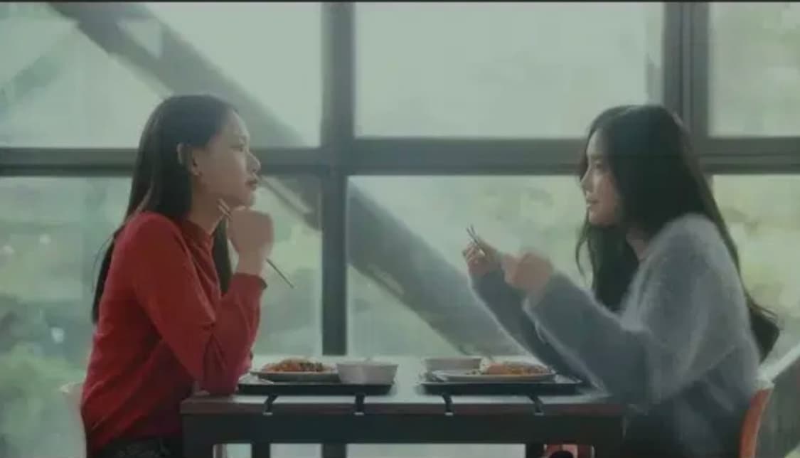 [손나은착용] Ourcomos 아워코모스 모피앙고라 블루 니트 상품이미지3