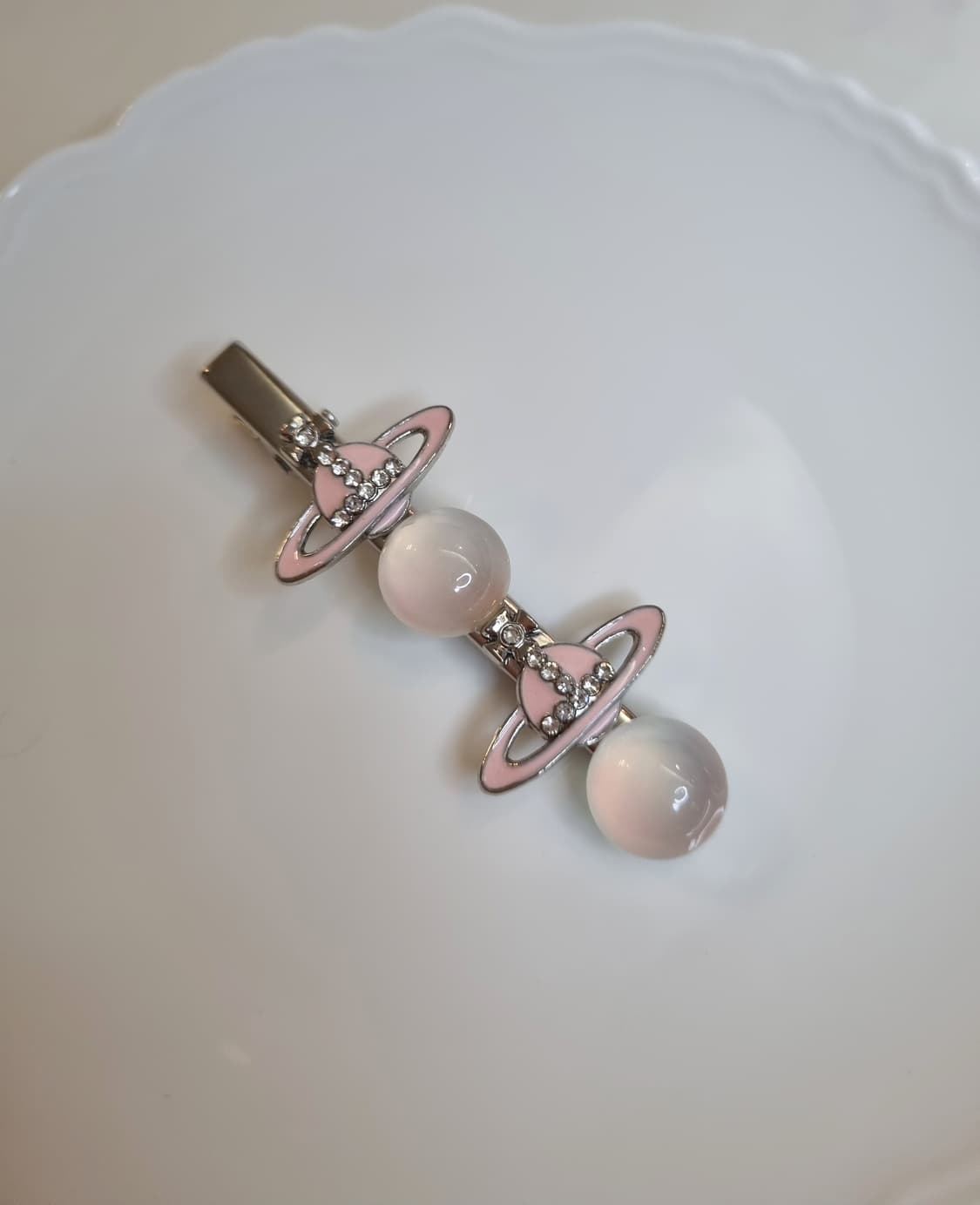 비비안웨스트우드 업사이클링 헤어 클립 핑크 상품이미지3