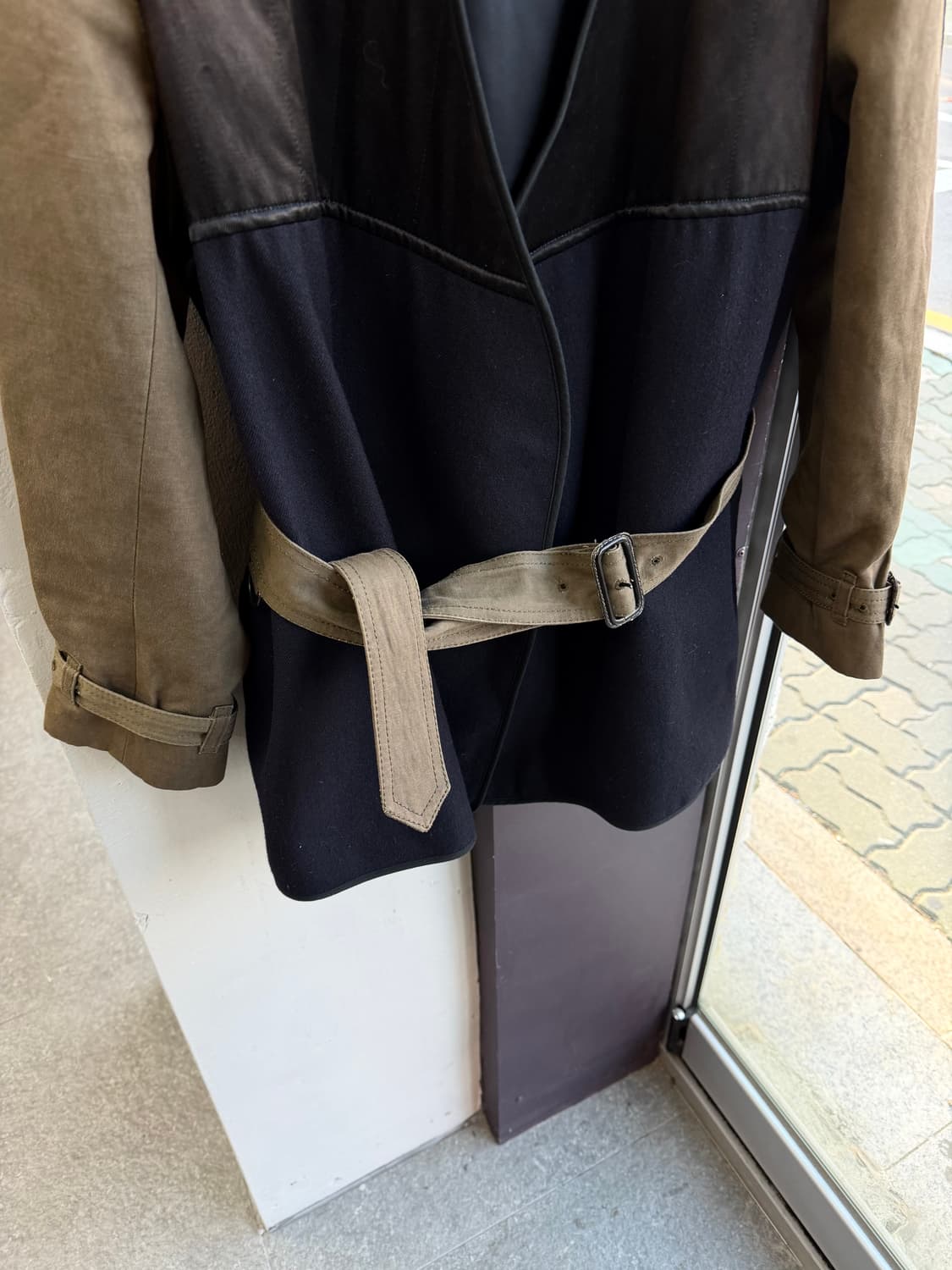 38/ 드리스반노튼 하이브리드 패널 벨티드 코트자켓 상품이미지4