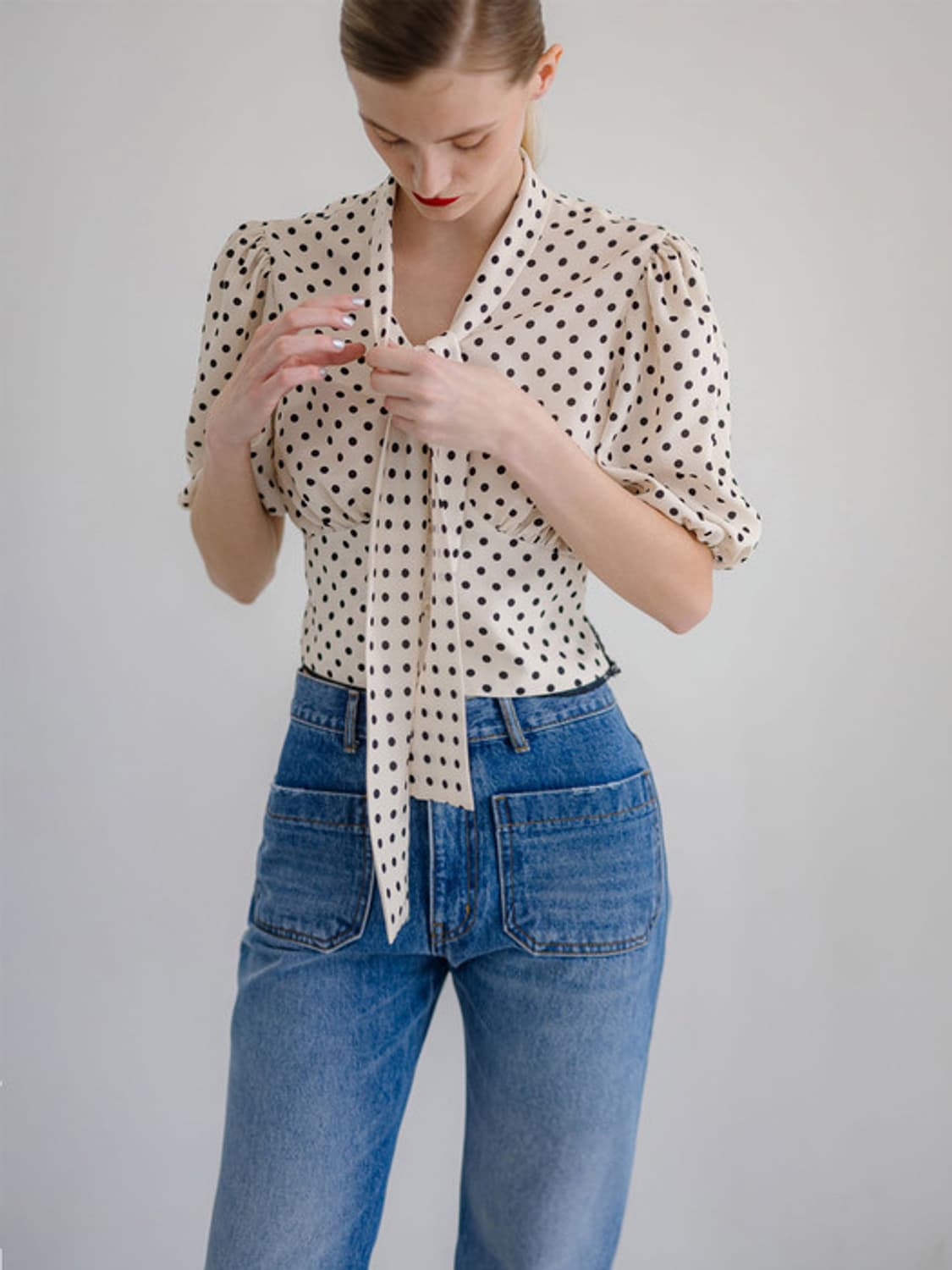 페이우 Demure Tie Blouse 상품이미지1