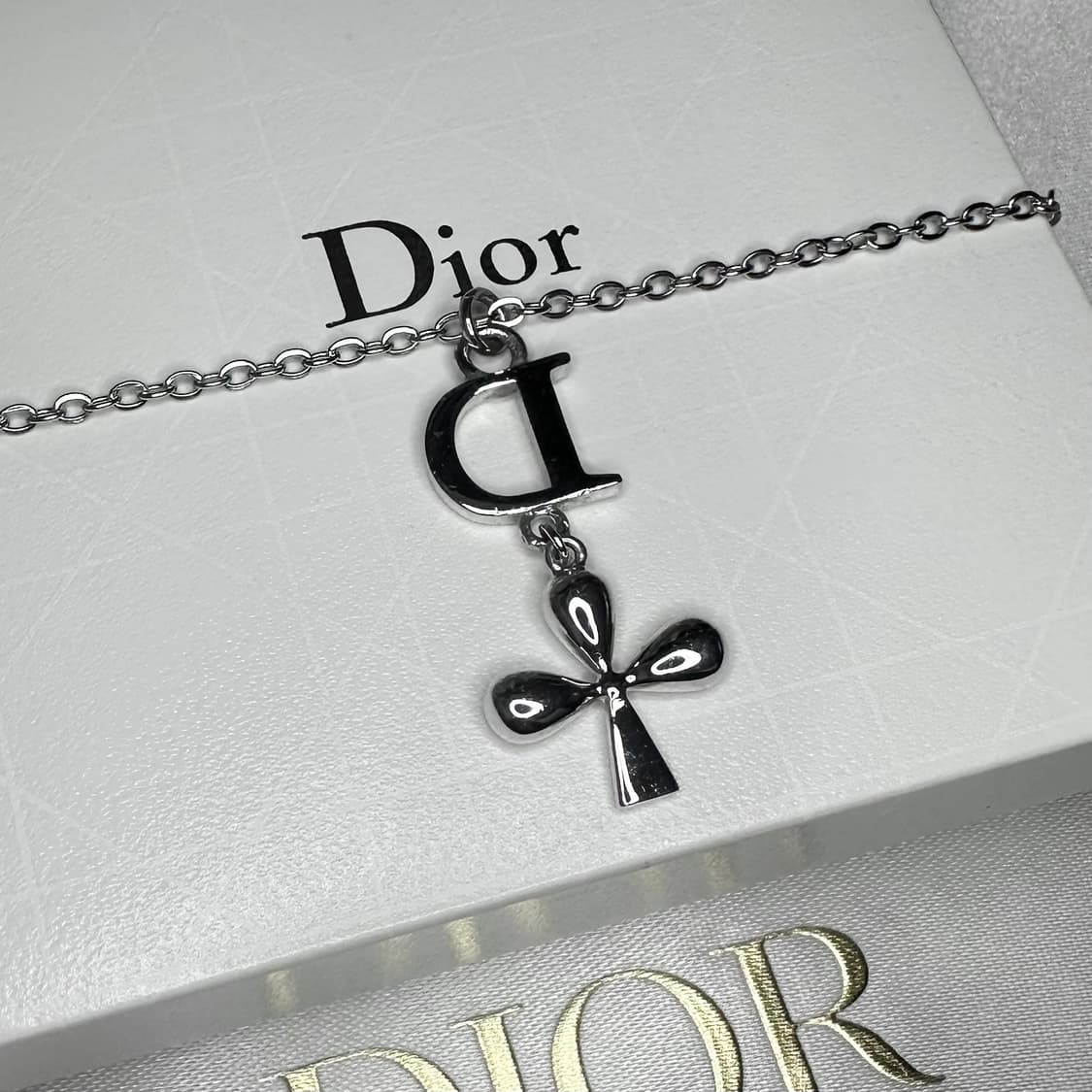 디올 D클로버 목걸이 상품이미지4