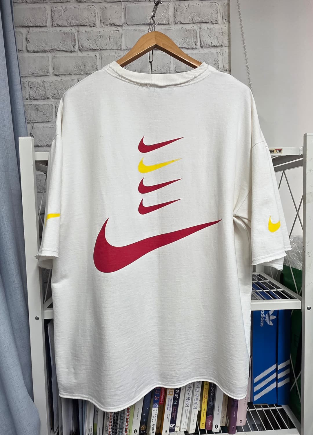 나이키 엠부쉬 남성 반팔티 M 오버핏 스우시 반팔티셔츠 MM90 상품이미지3