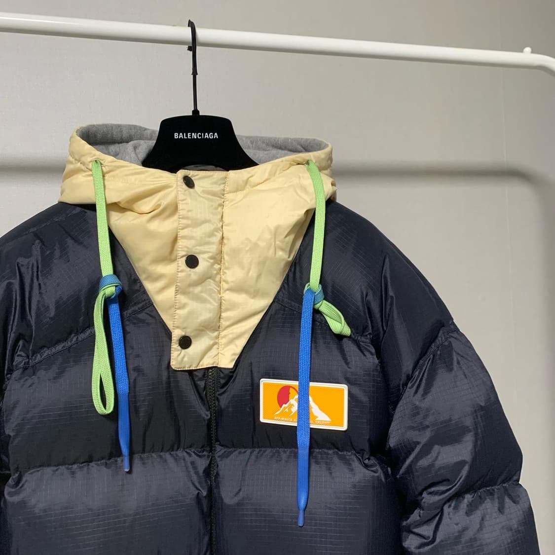 M, 105~110/오프화이트 애로우 스캘폴딩 패딩  상품이미지3