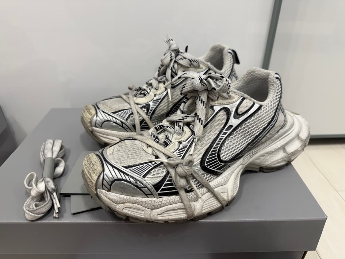 발렌시아가 3xl 화이트. 비브람굽보강9만. 42사이즈 상품이미지3