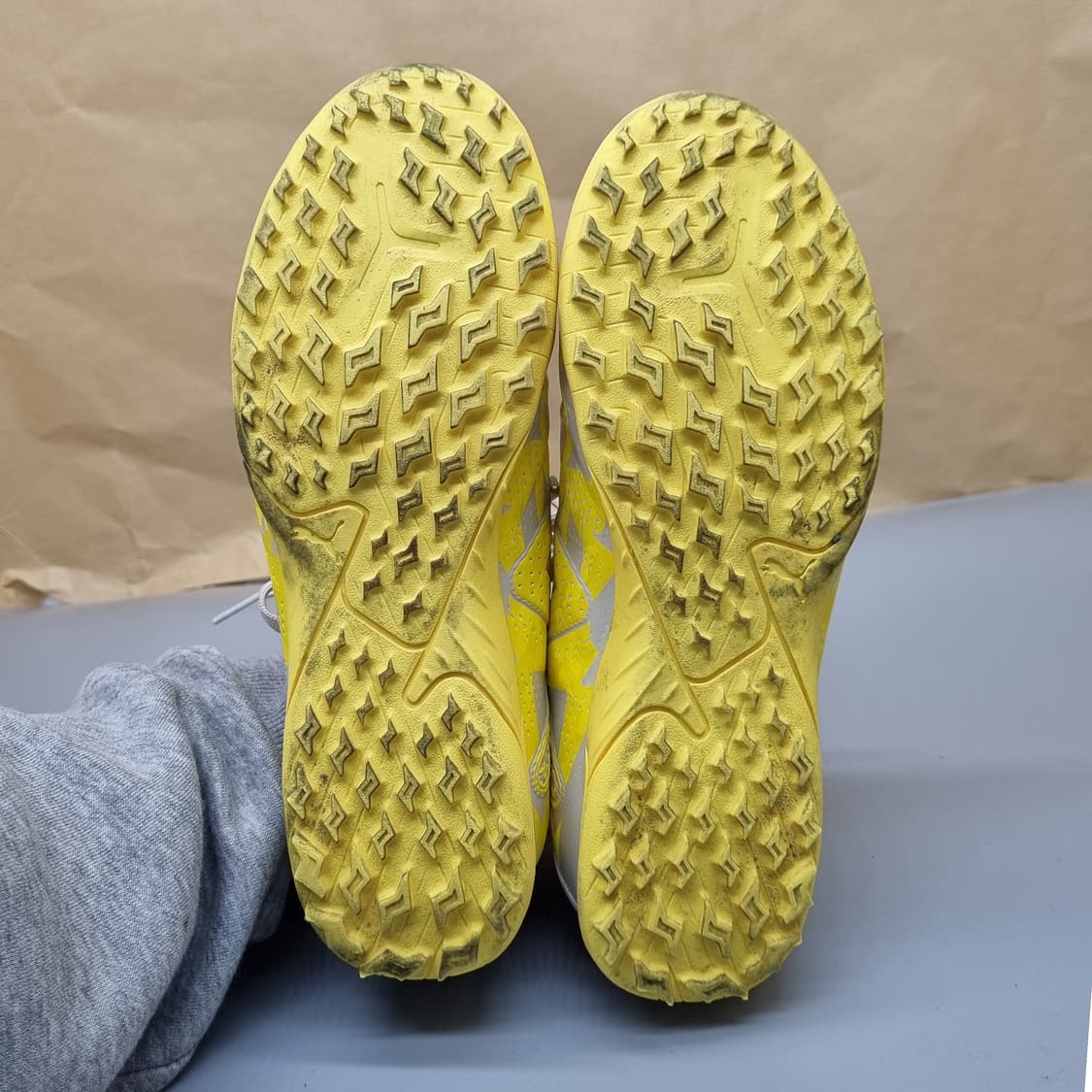 푸마 퓨처플레이 TT 풋살화220 상품이미지3