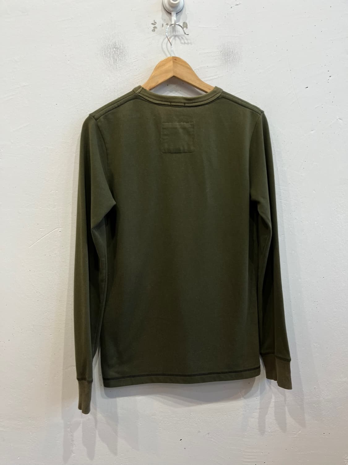 아베크롬비 아플리케 카키 롱슬리브  상품이미지4