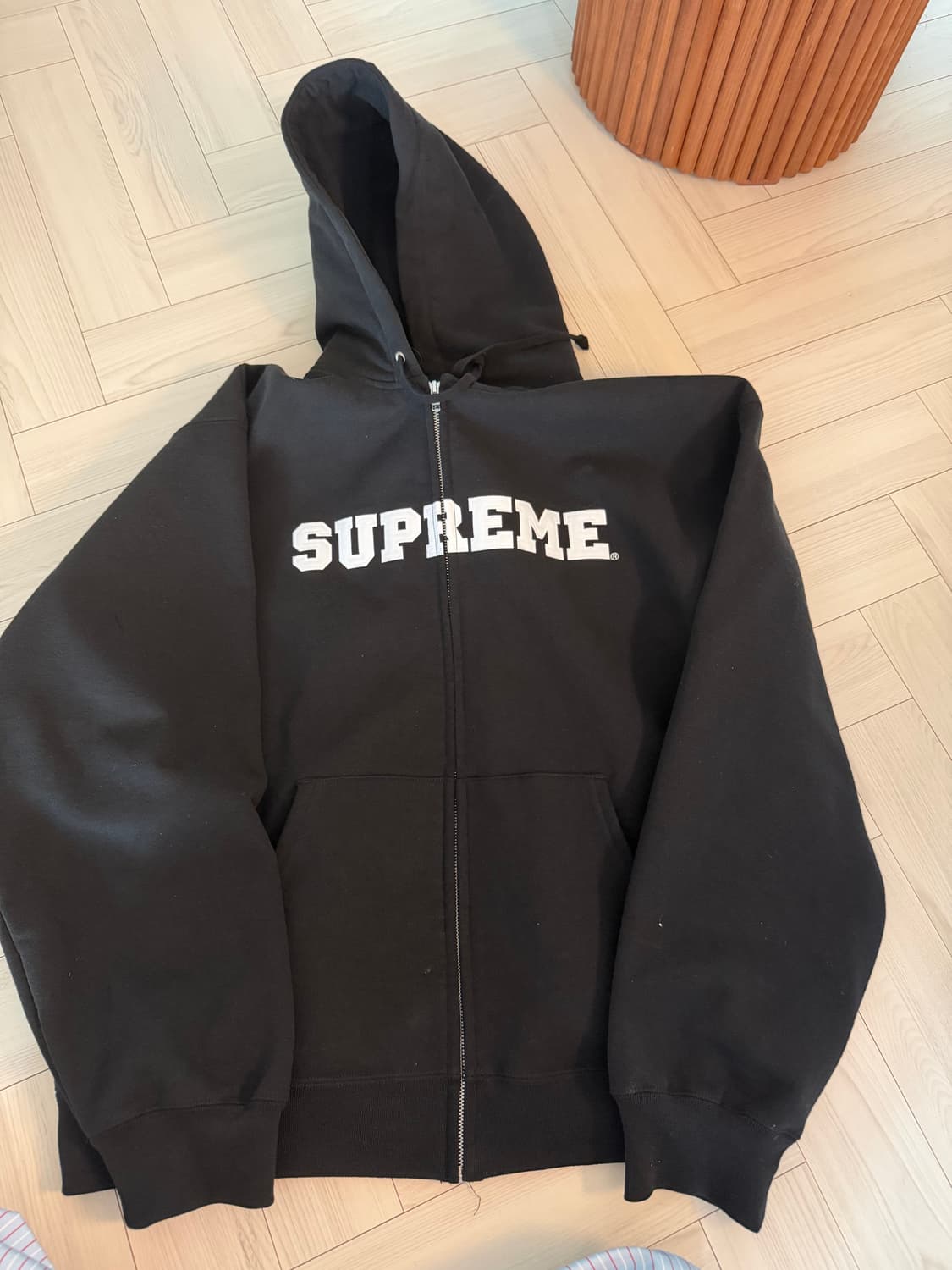 슈프림 컬리지에이트 후드집업 xxl사이즈 판매합니다 상품이미지2