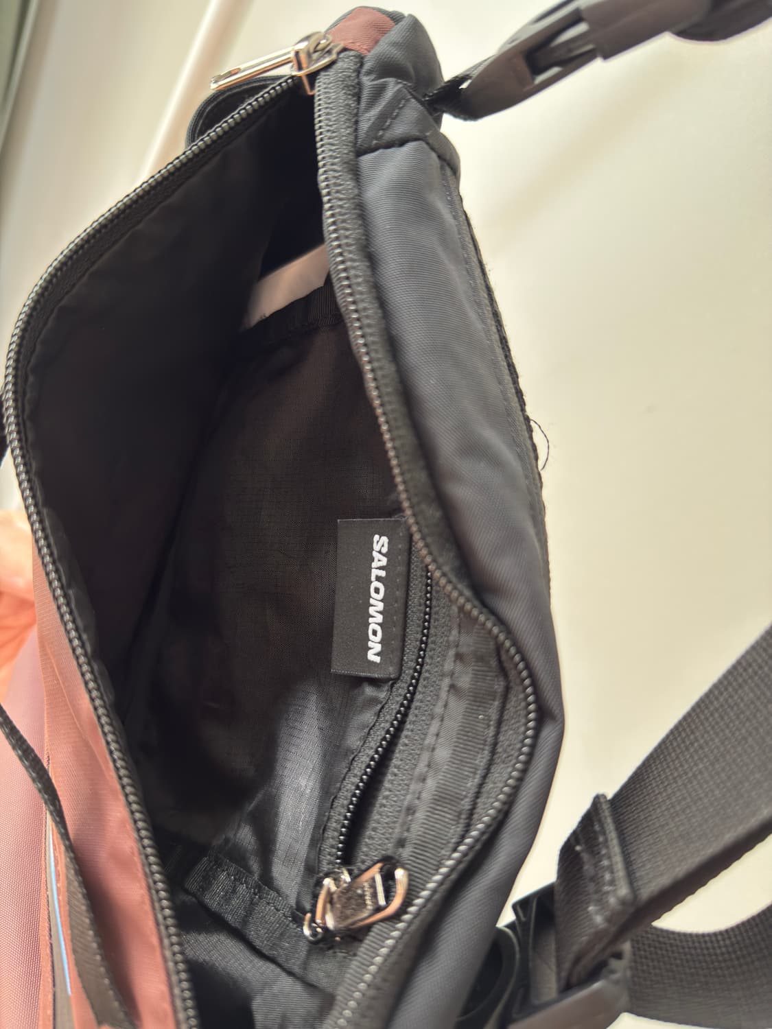 살로몬 몽트 5L 크로스백 브라운 상품이미지6