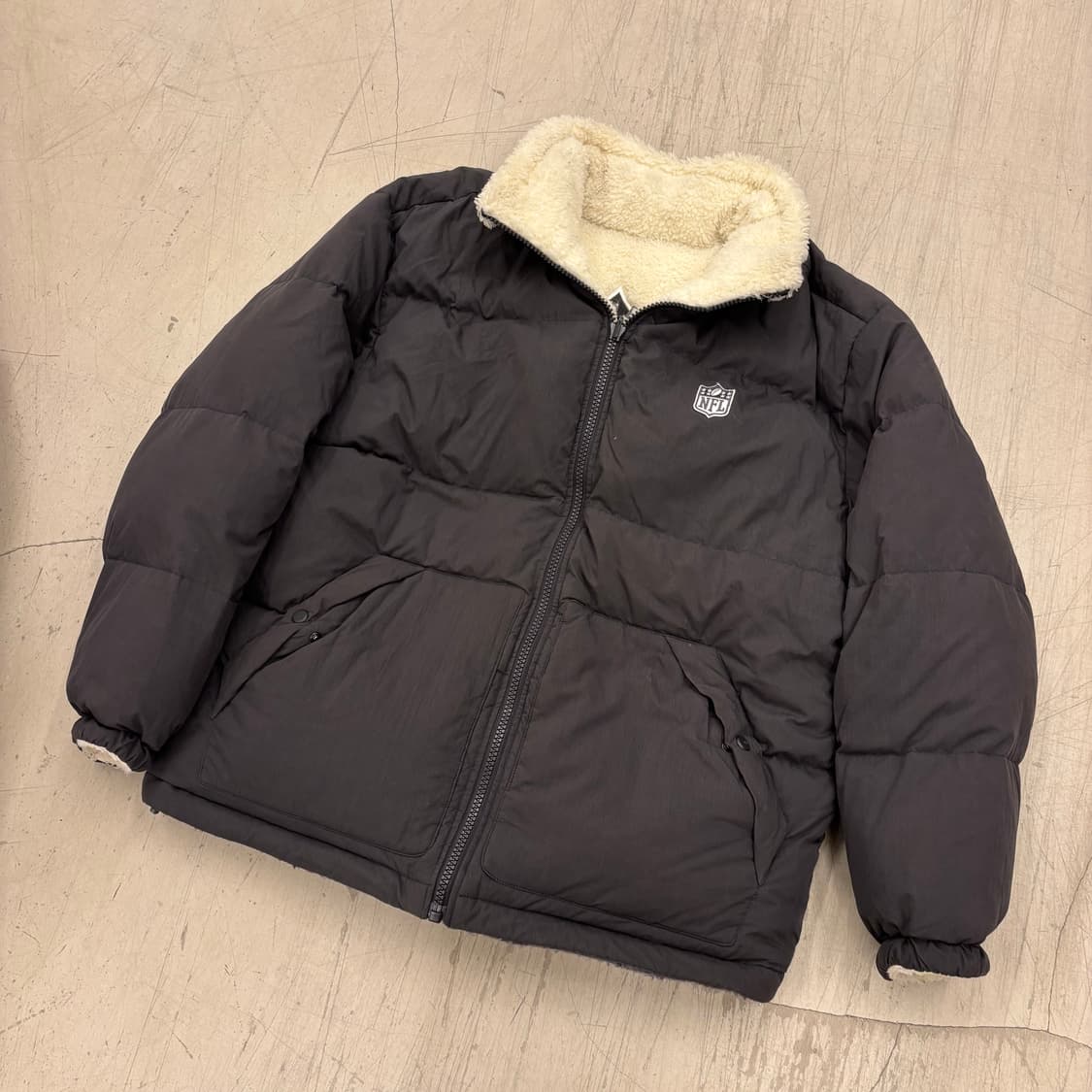 NFL 빅로고 리버시블 플리스 패딩 상품이미지3