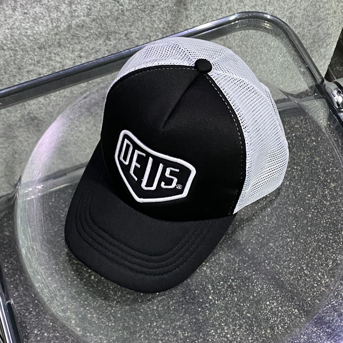 데우스 빅로고 블랙 메쉬 캡 B3798 상품이미지2