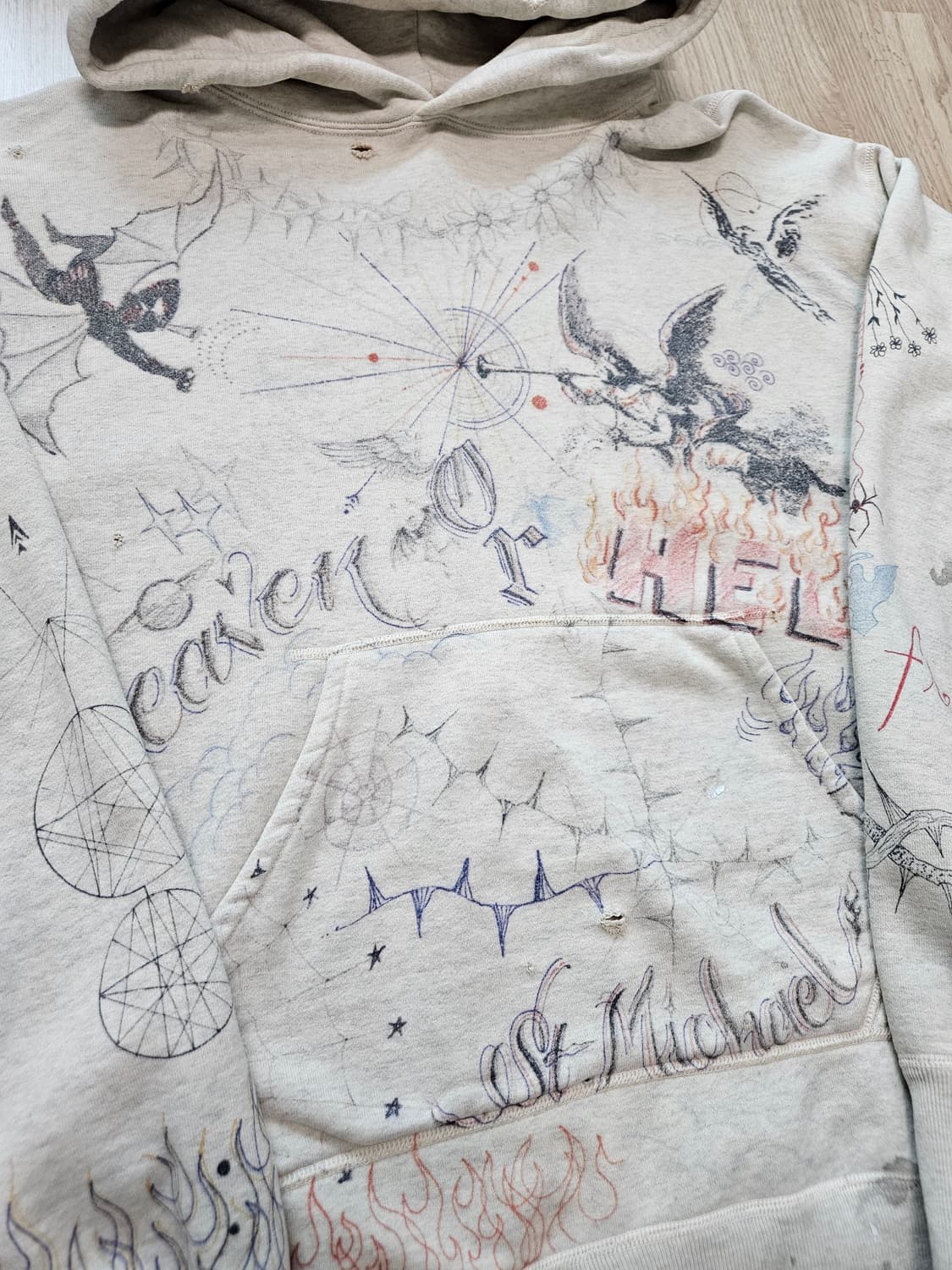 세인트미카엘 닥터우 후드티 상품이미지2