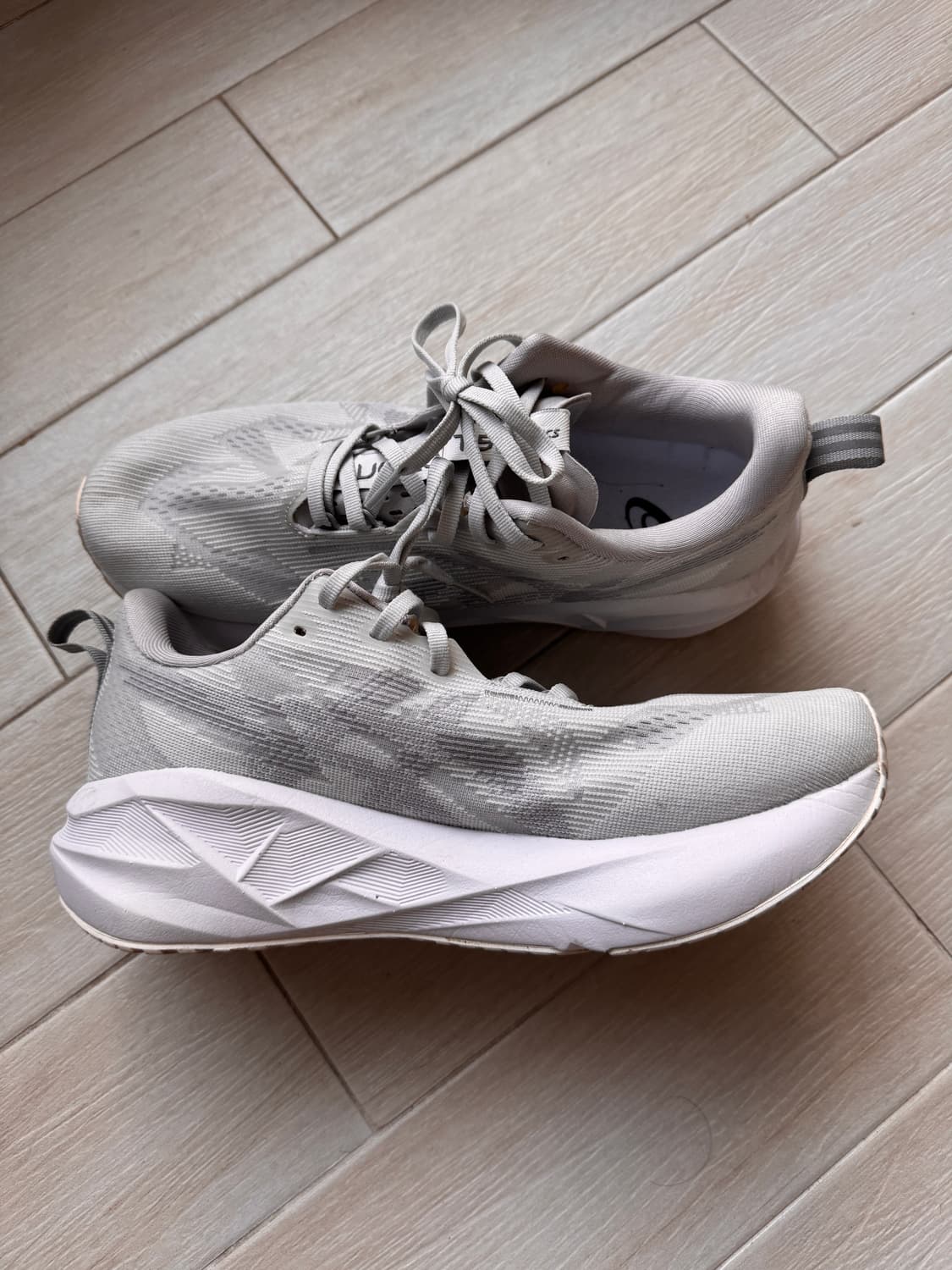 아식스 노바블라스트 5 러닝화 260mm 상품이미지3