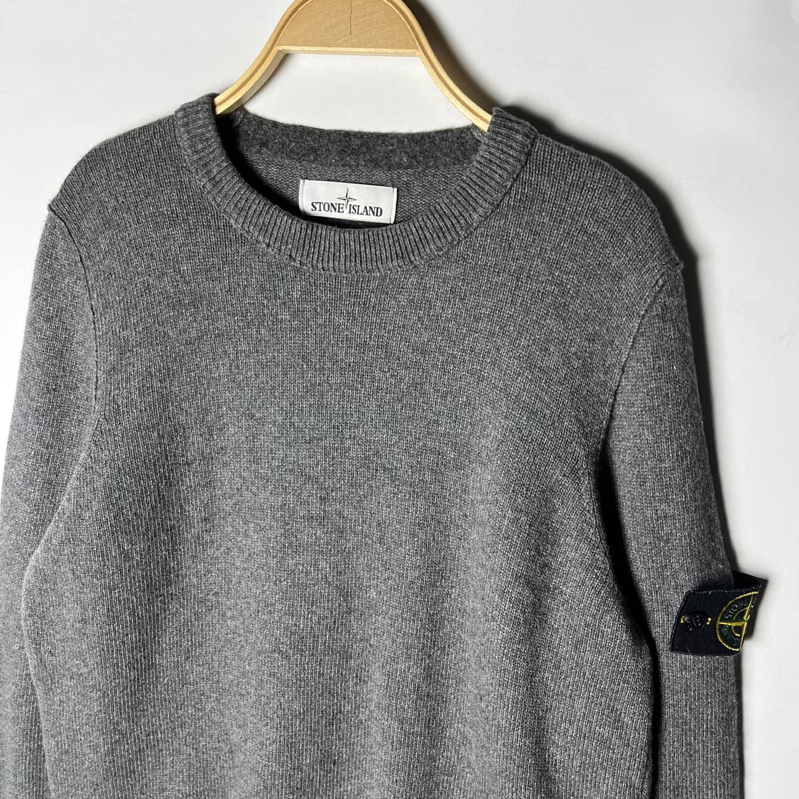 [Stone Island] 스톤아일랜드 크루넥 와펜 울 니트 상품이미지3