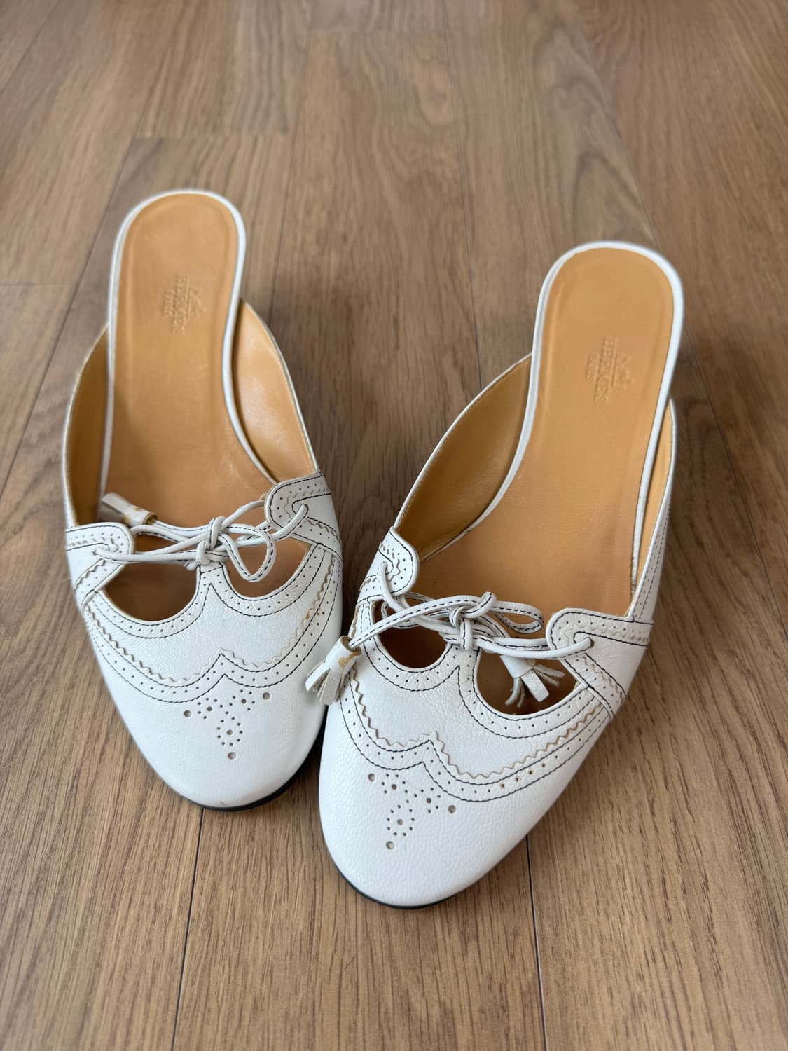 [에르메스] 화이트 브로그 뮬 키튼힐 38 상품이미지3