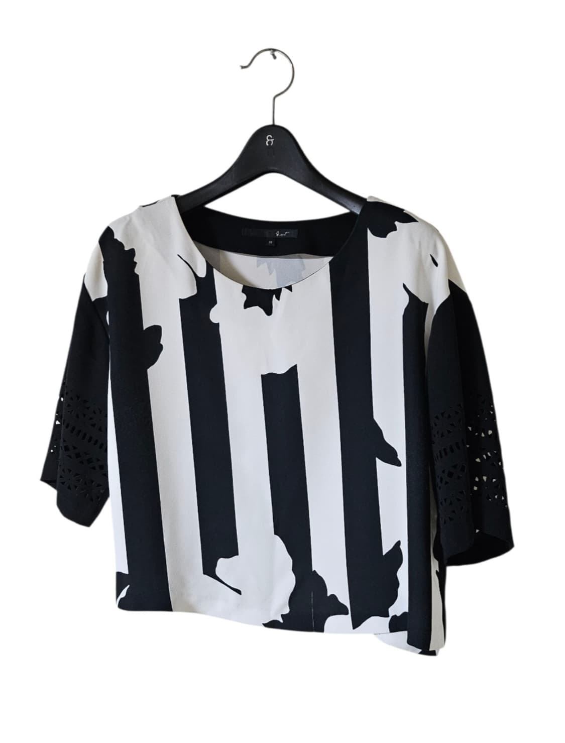 지컷 g-cut 블랙 & 화이트 크롭 블라우스 55 상품이미지5