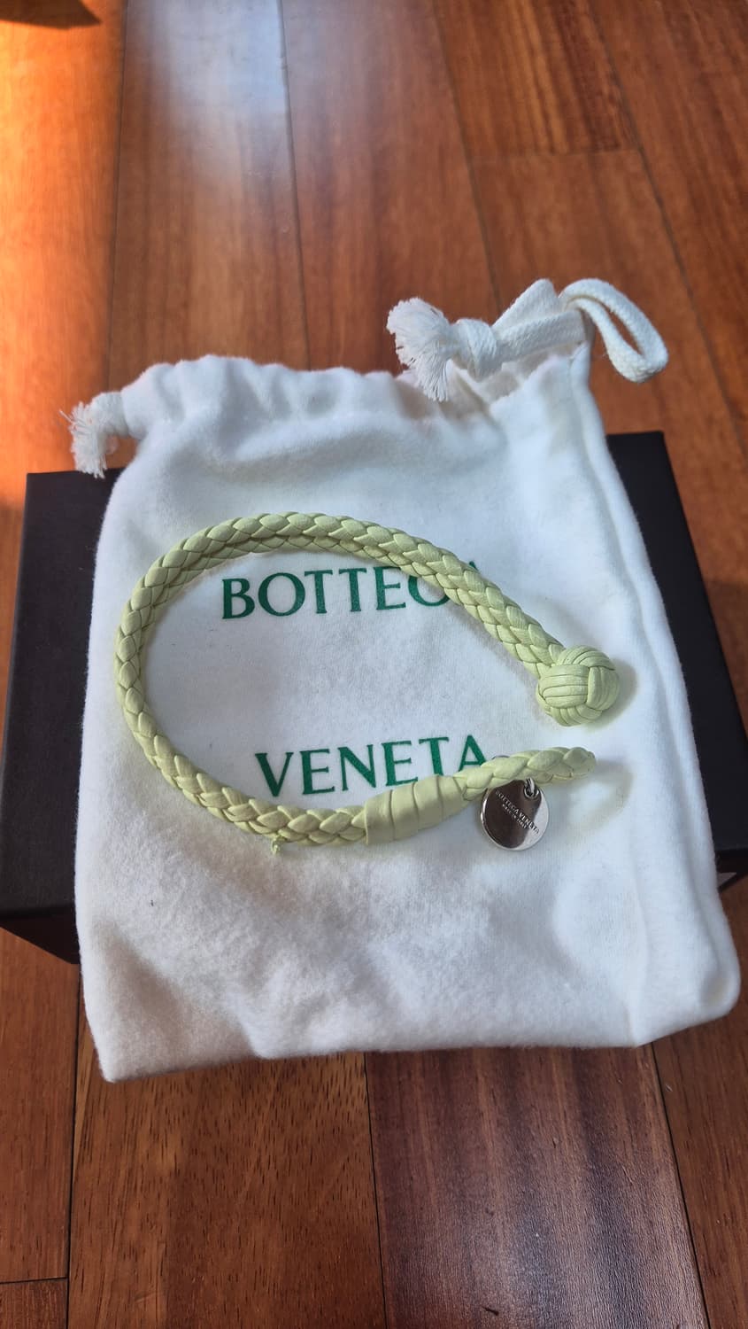 보테가 베네타 인트레치아토 팔찌 라이트 그린 상품이미지1