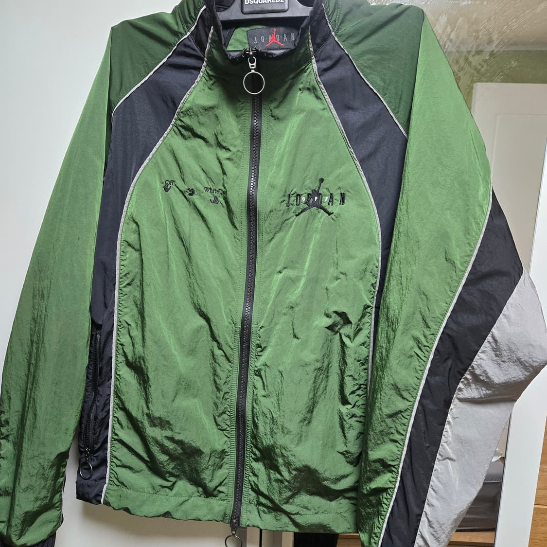 오프화이트 조던 윈드브레이커 상품이미지1