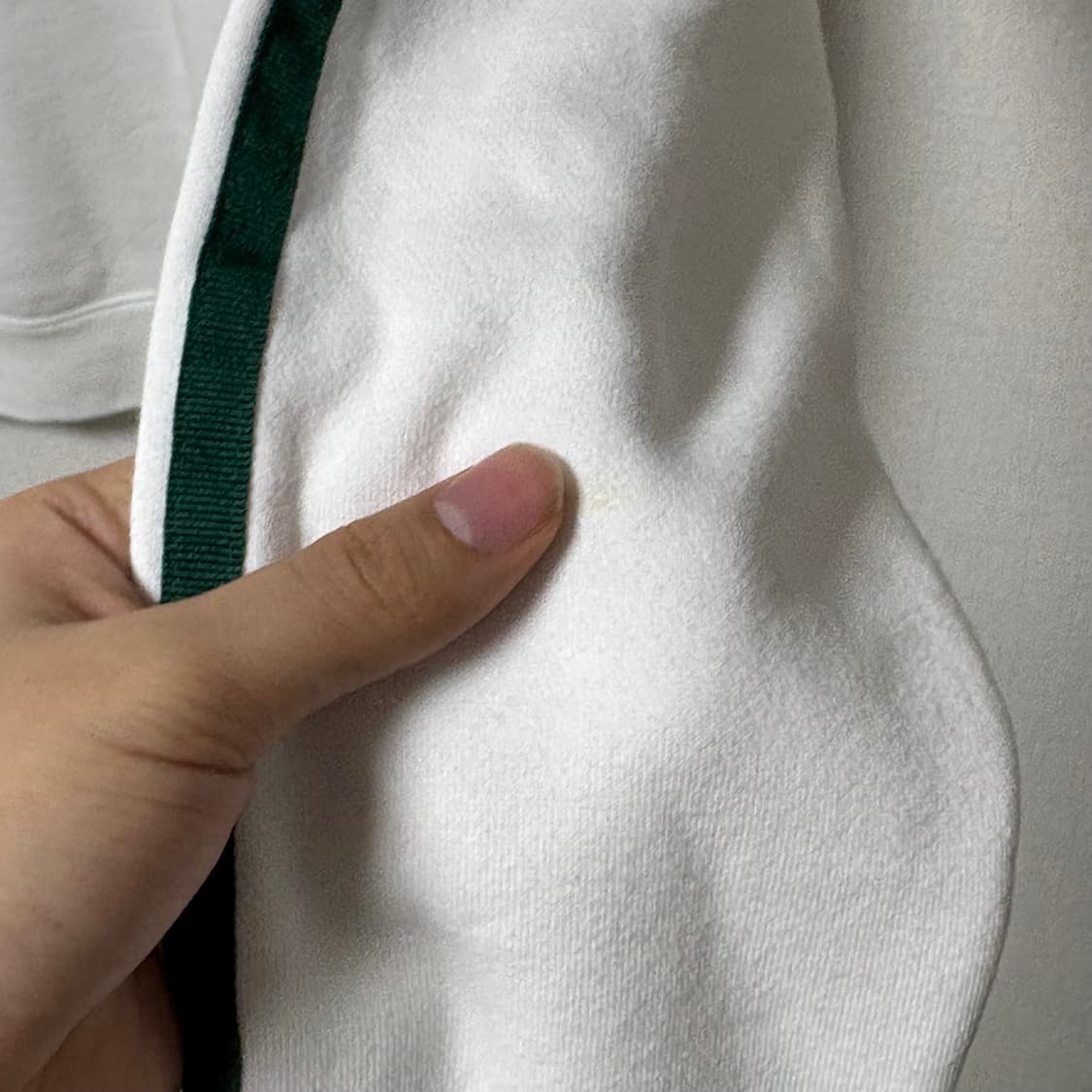 대대장) 아디다스 흰초 슬림핏 벨벳로고 반집업 상품이미지9