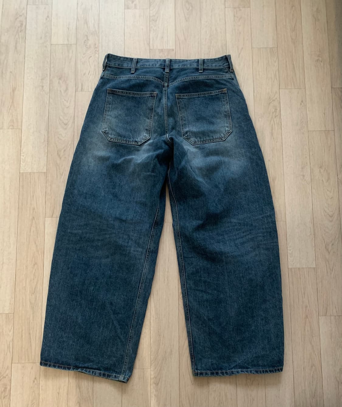 [L] 해칭룸 와이드 커브 진 워시드 블루 상품이미지2