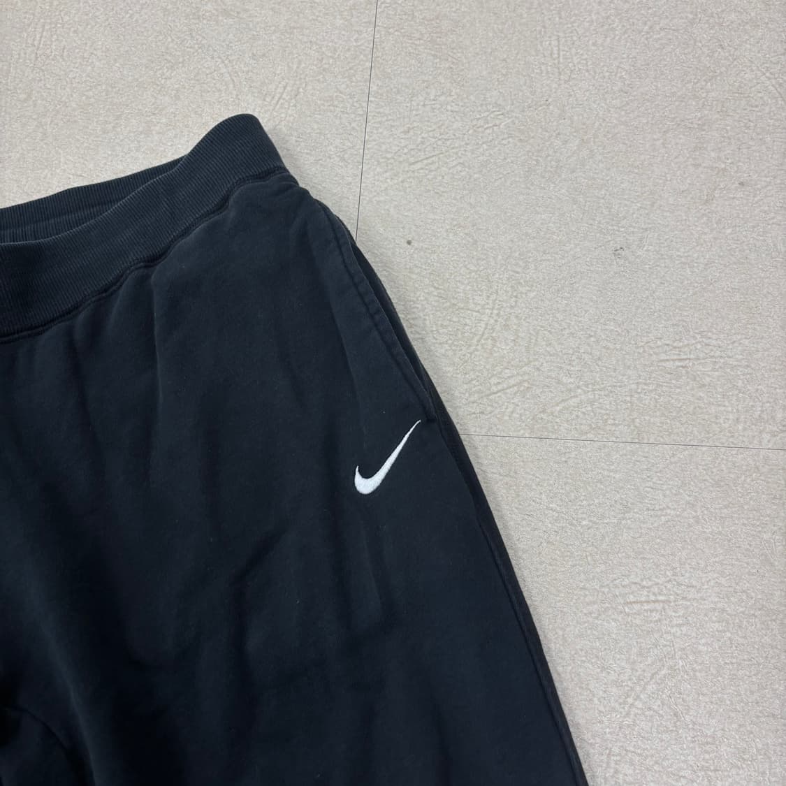 나이키 스우시 블랙 조거 팬츠 상품이미지2