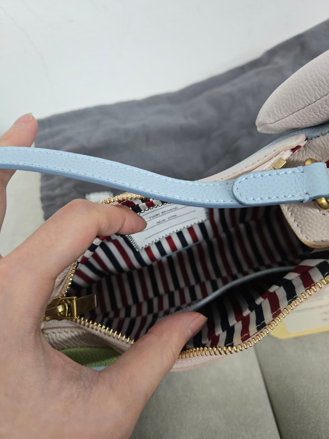 [보증서 정품] 톰브라운 멀티컬러 헥터백 상품이미지2