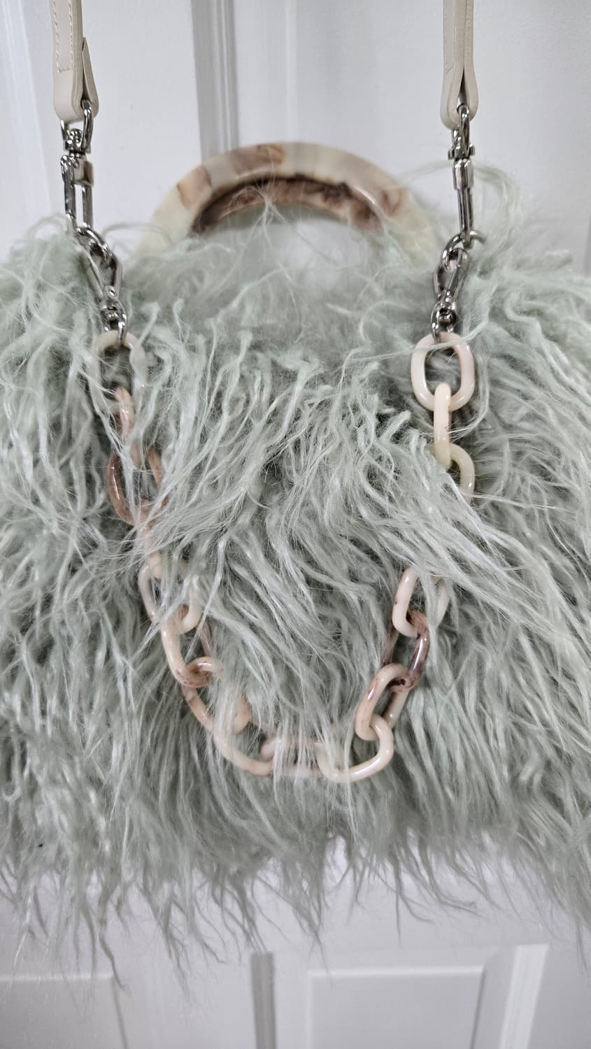 한섬 오즈세컨 페이크퍼 숄더백 상품이미지2