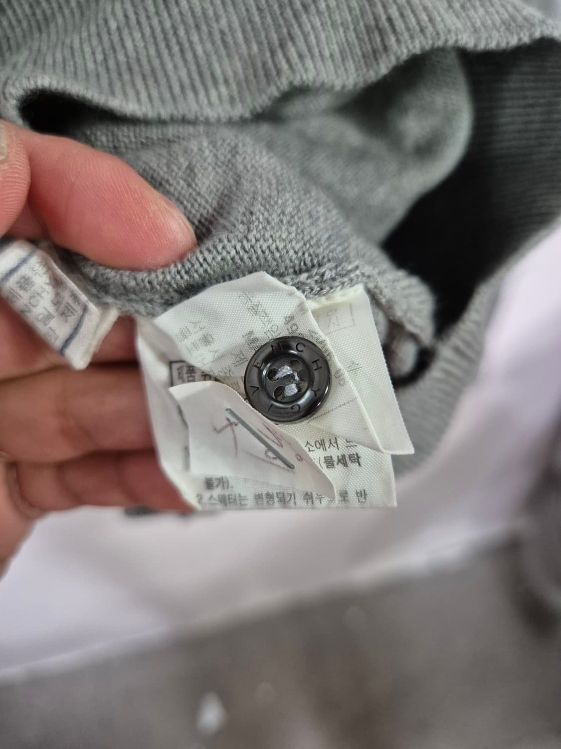 지방시 그레이 니트 폴로 셔츠 상품이미지8