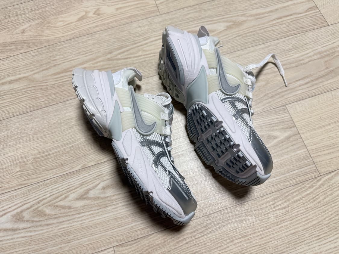 225 / 나이키 v2k 런 운동화 실버 상품이미지5