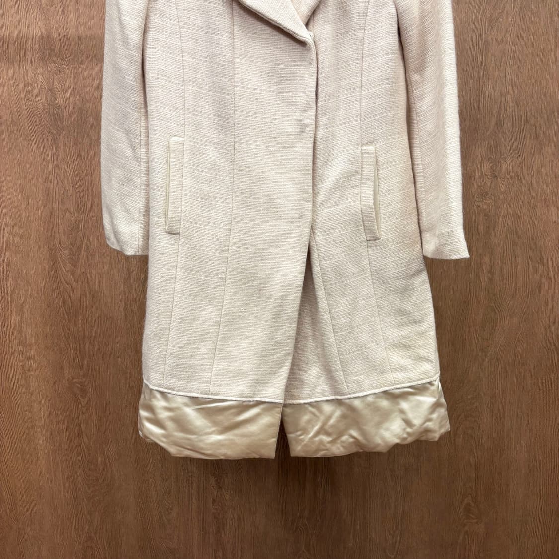 마인 울 블렌드 롱 코트 밑단 패딩 믹스 사이드 포켓 디테일 크림 베이지 상품이미지5