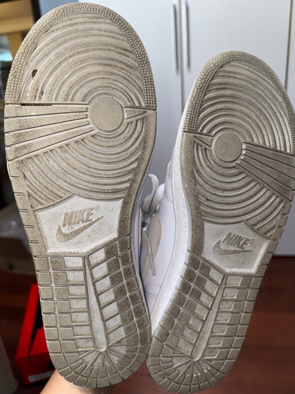 나이키 조던1 하이 85 뉴트럴그레이 280 상품이미지8