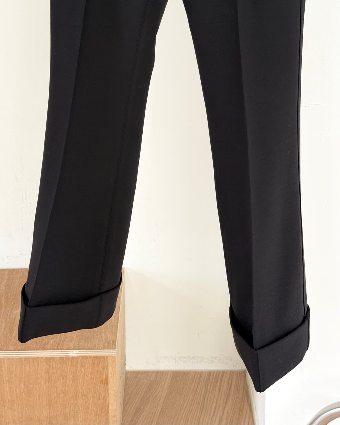 핼무트 랭 블랙 울 블렌드 롤업 트라우저 상품이미지3