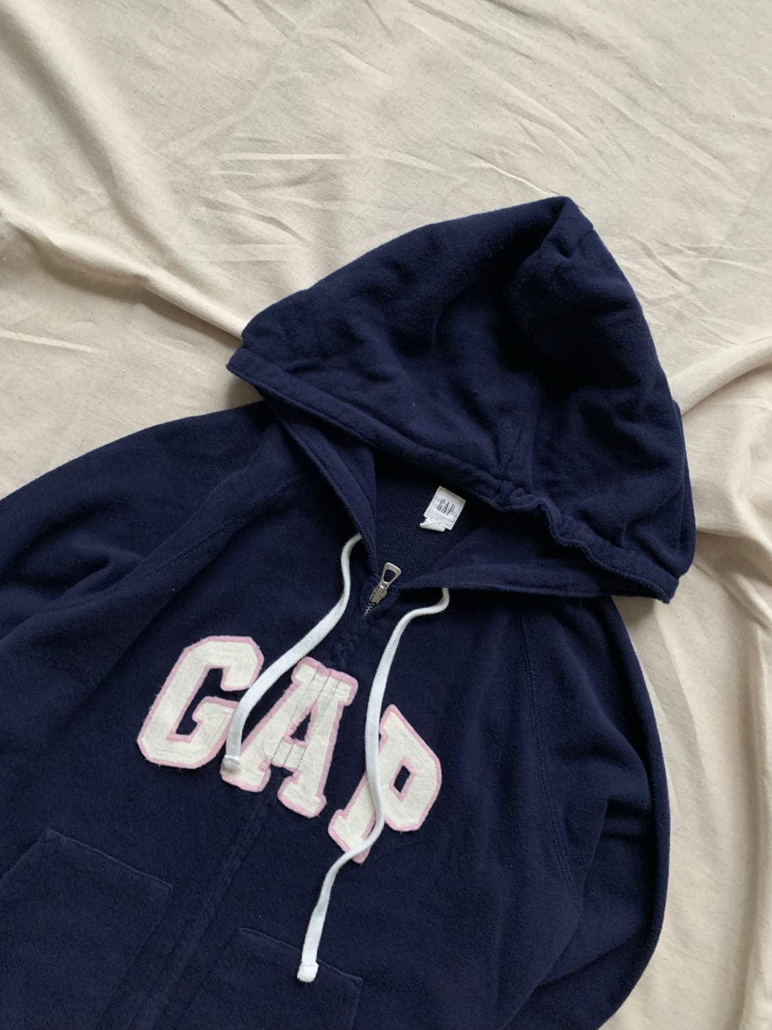 갭 GAP 중앙 자수로고 네이비 후드집업 딱붙핏 상품이미지5