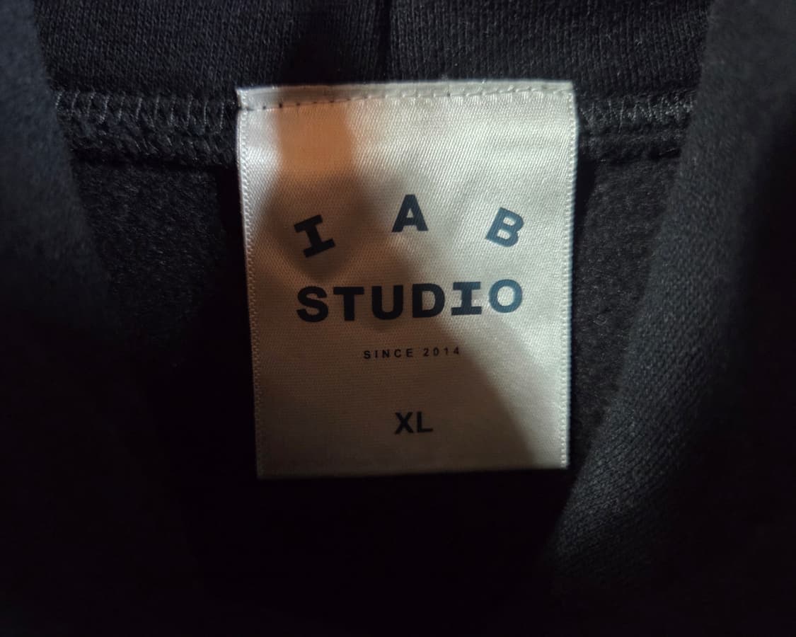 IAB studio 아이앱 스튜디오 블랙 후드티 상품이미지5