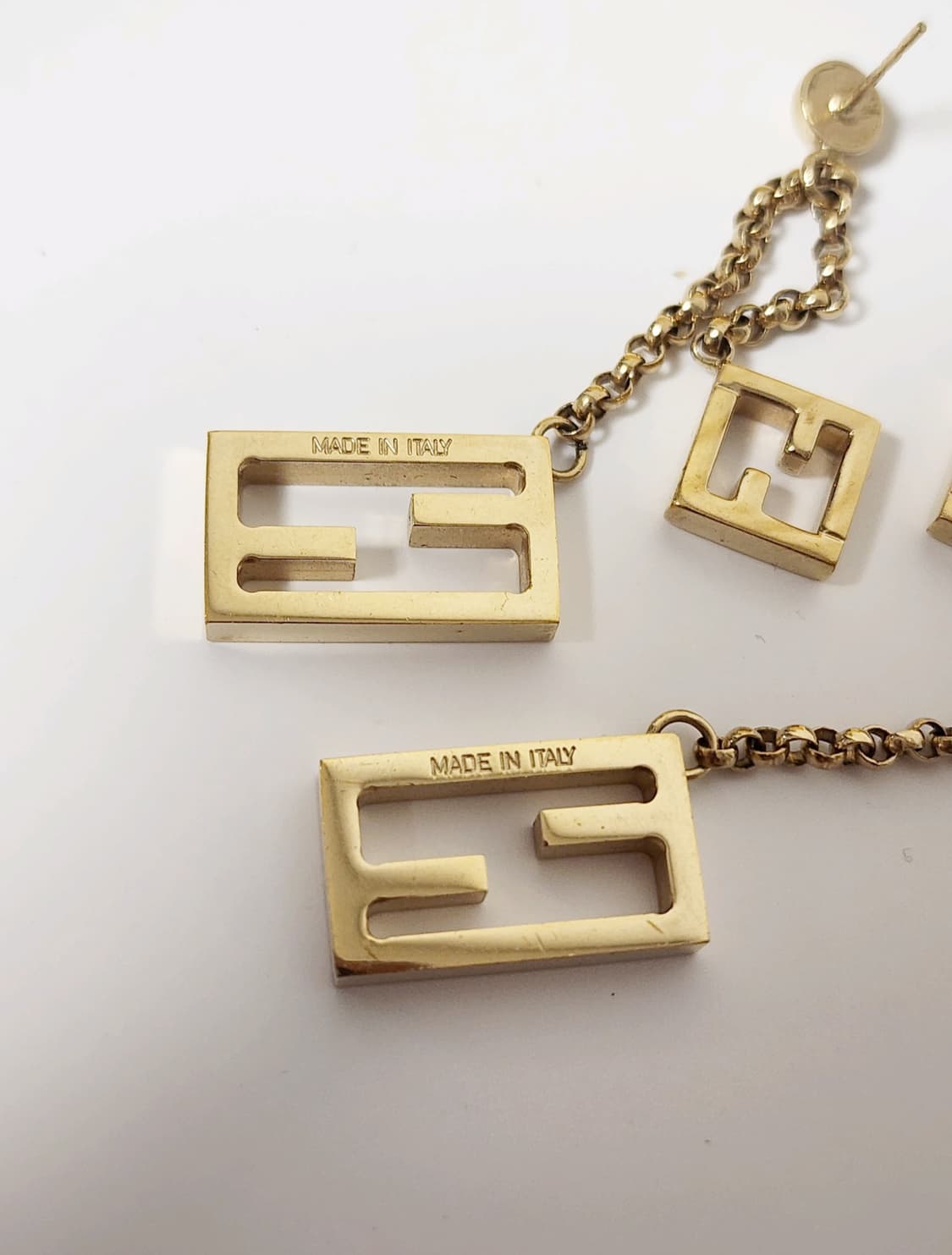 펜디 FF로고 체인 드롭 귀걸이  상품이미지5