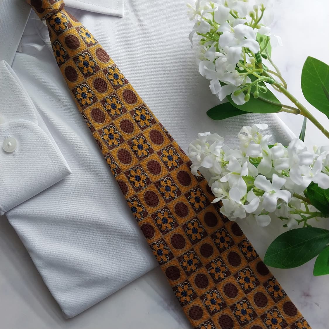 지방시 실크 진노랑 플라워 패턴 넥타이 9.5cm A+등급 K1470

 상품이미지8