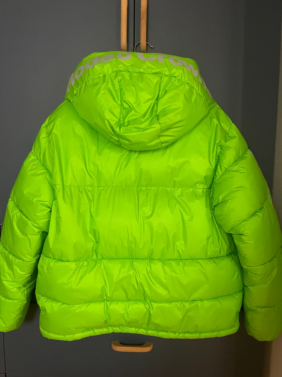 Rodeo Crowns 형광 그린 숏패딩 상품이미지6