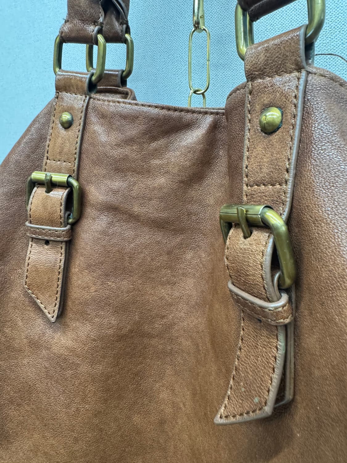 산드로 빈티지 에이징 워싱 천연 소가죽 숄더백 남여공용 상품이미지2