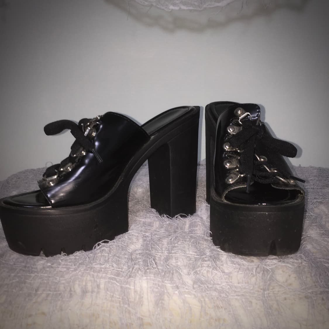 bubbles punk ribbon chunky high heels 상품이미지3