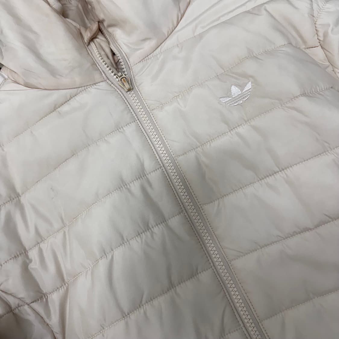 아디다스 여성 패딩 점퍼 아이보리 M 상품이미지3