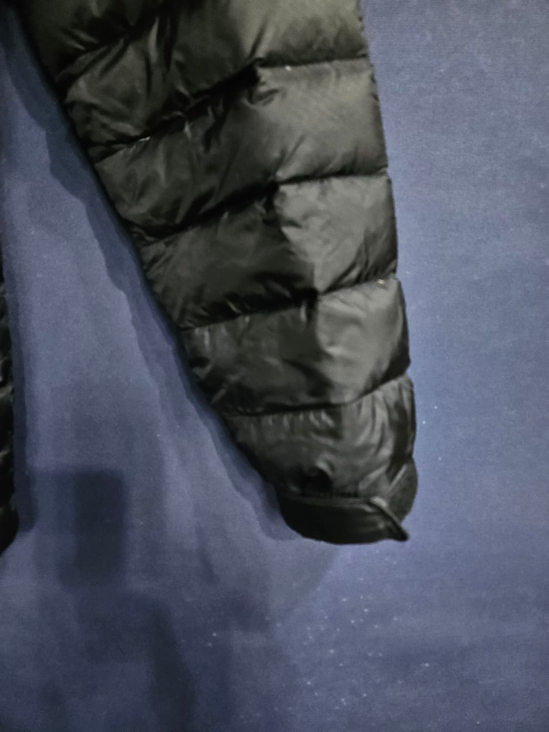 아이더 블랙컬러 남성 95 덕다운 경량패딩  상품이미지5