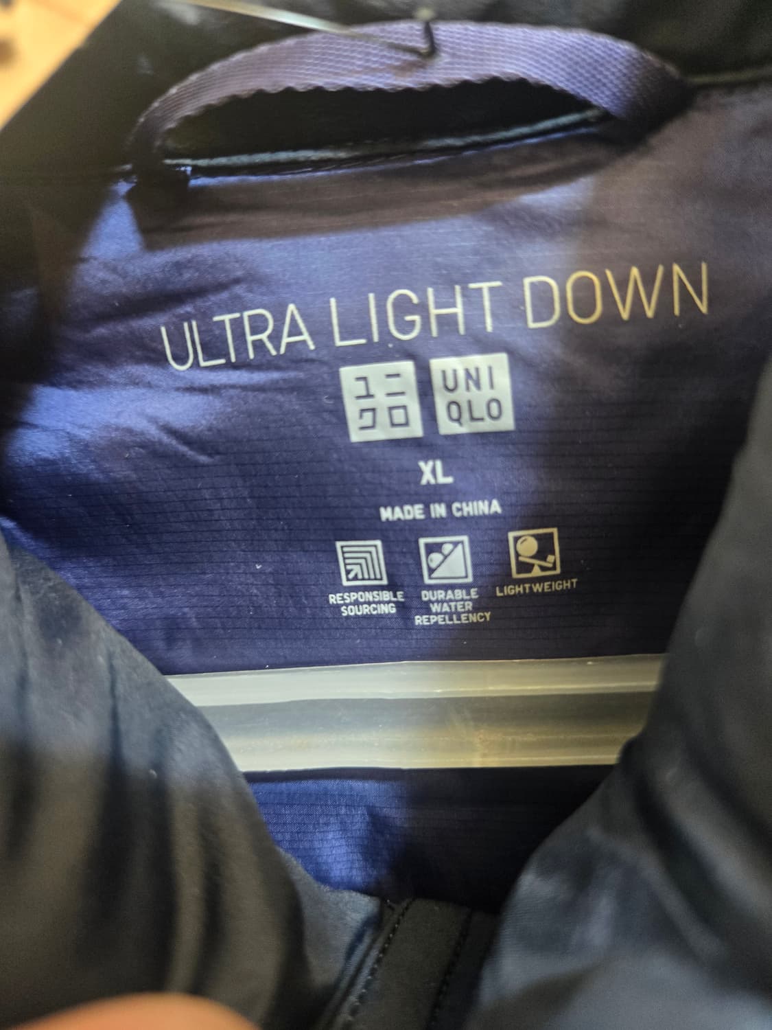 유니클로 블루블랙 경량패딩  상품이미지2