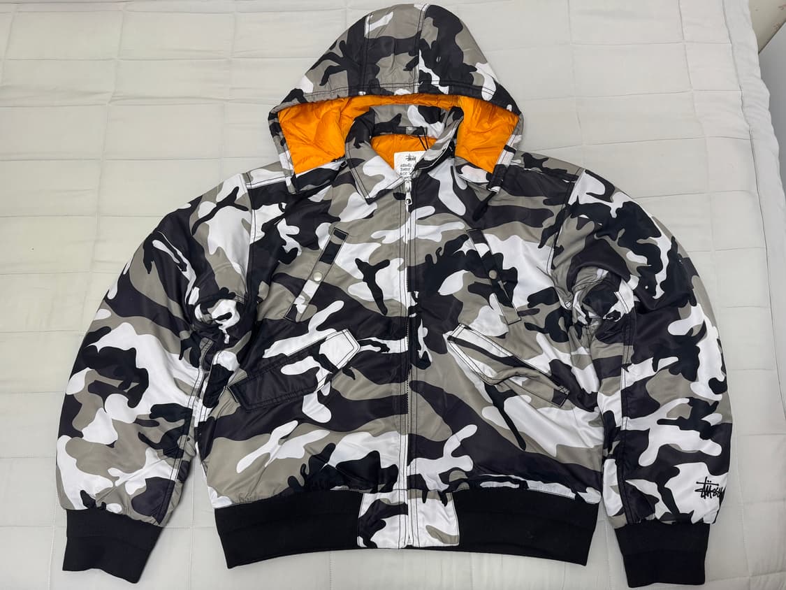 스투시 플라이트 봄버 스노우카모 L 상품이미지1