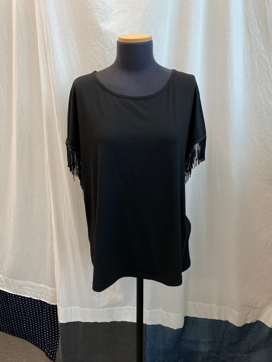 SHIEN 블랙 프린지 반팔티셔츠(M) 상품이미지3