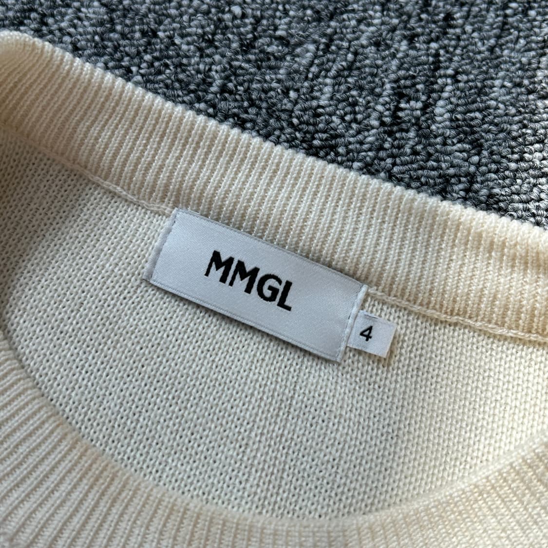 MMGL 아이보리 미니멀 스웨터 상품이미지5
