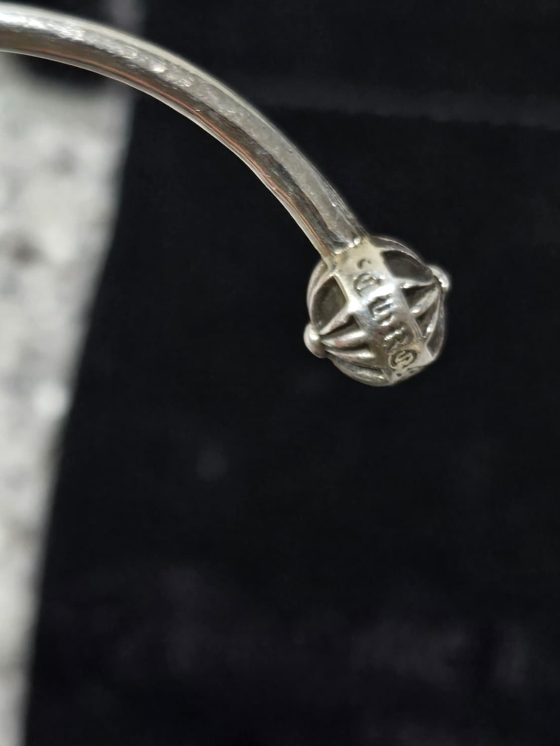 크롬하츠 정품
스키니 타이니 크로스 뱅글팔찌 상품이미지9