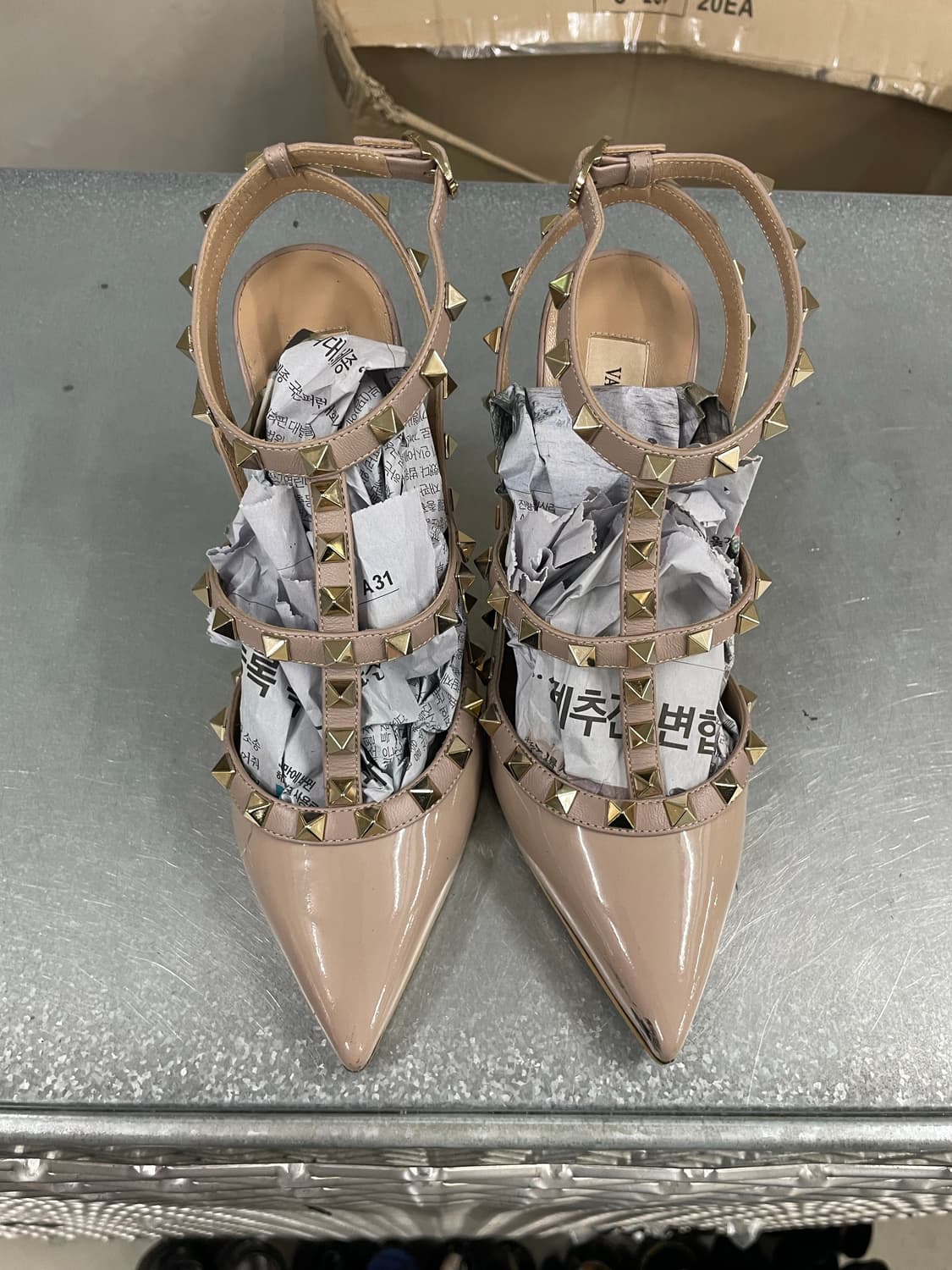 발렌티노 락스터드 슬링백 37 상품이미지5