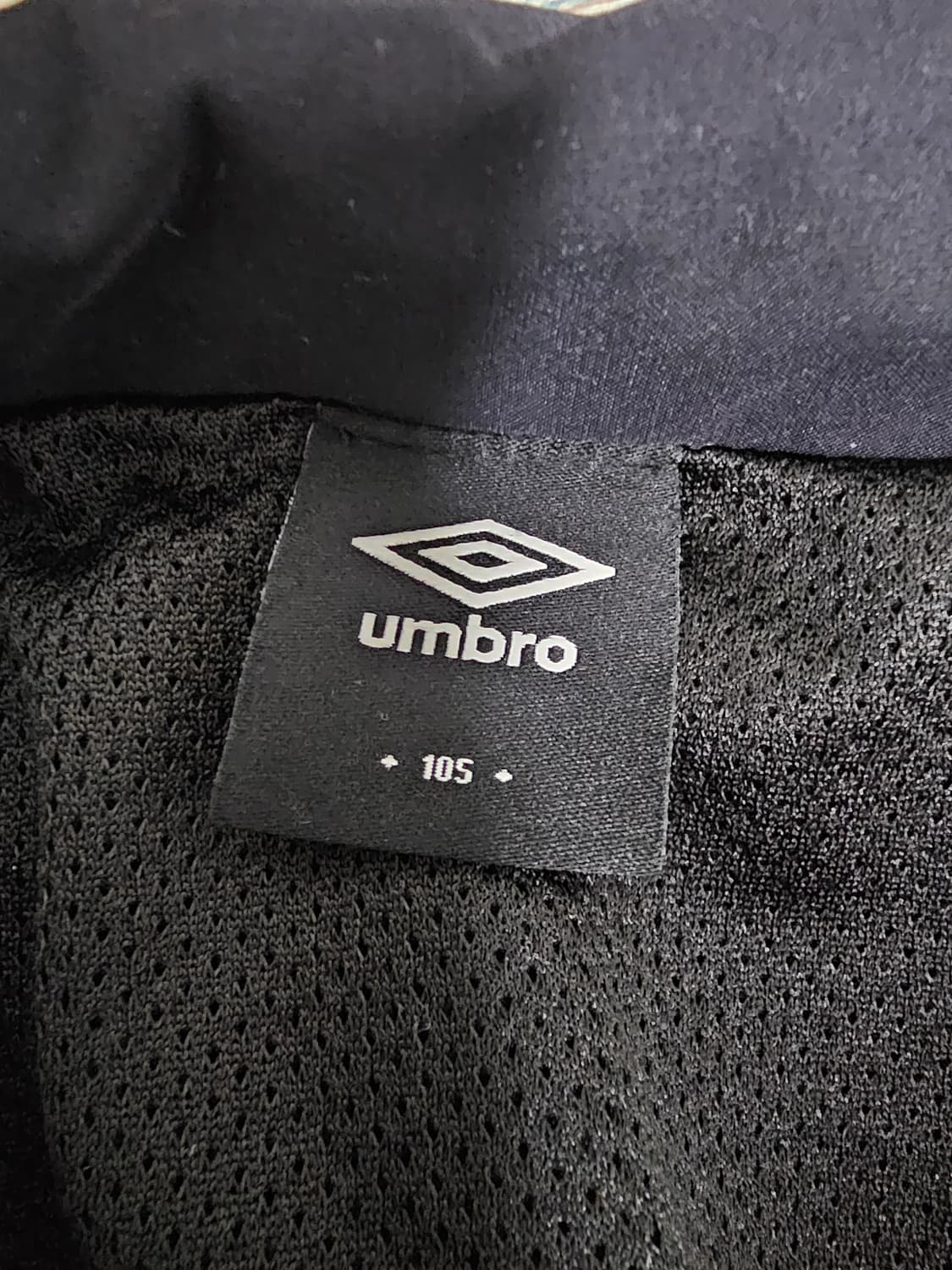 엄브로 메쉬 풋볼 하이넥 바람막이 105 상품이미지3