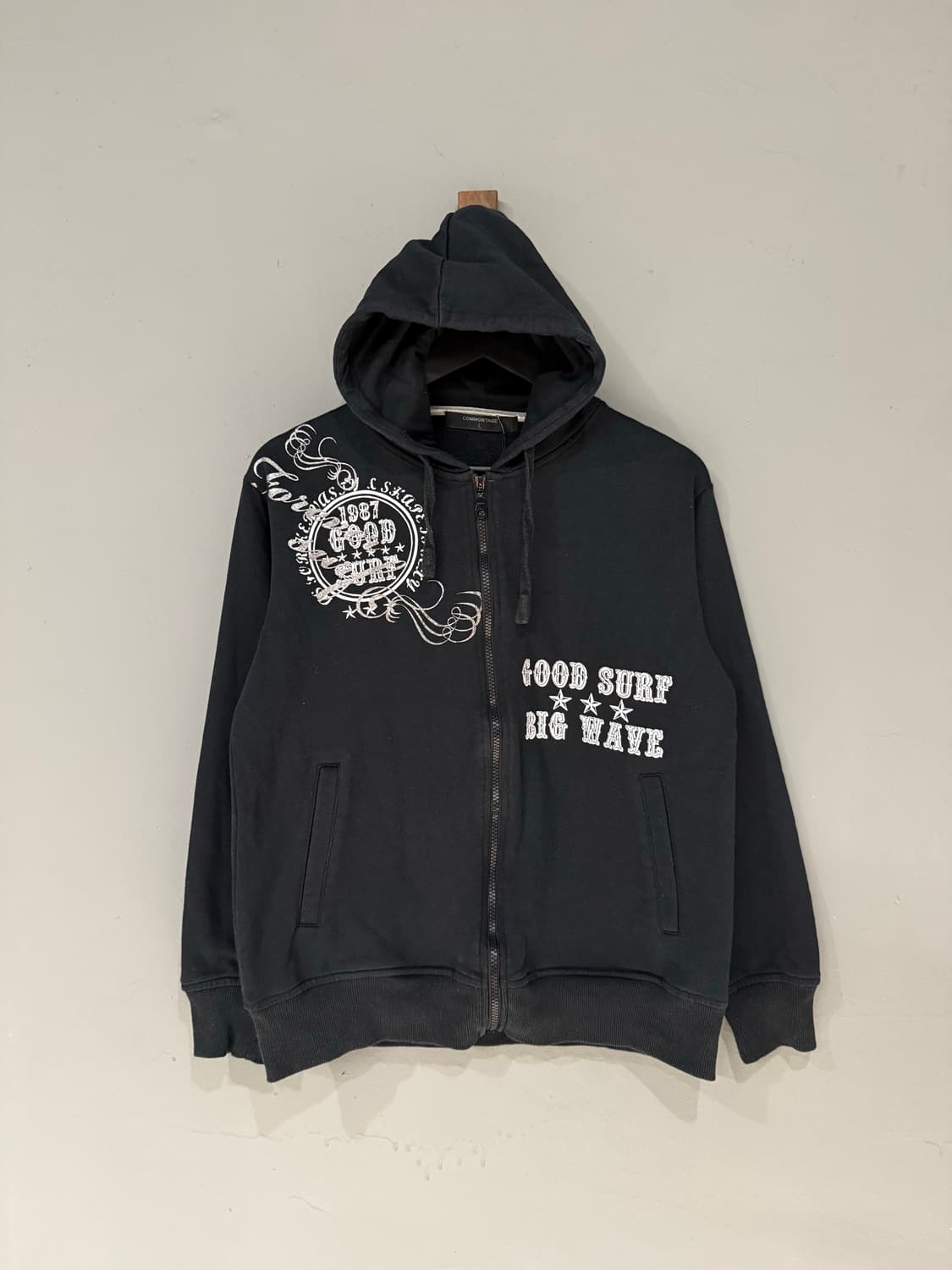lettering detail hood zip-up 상품이미지4