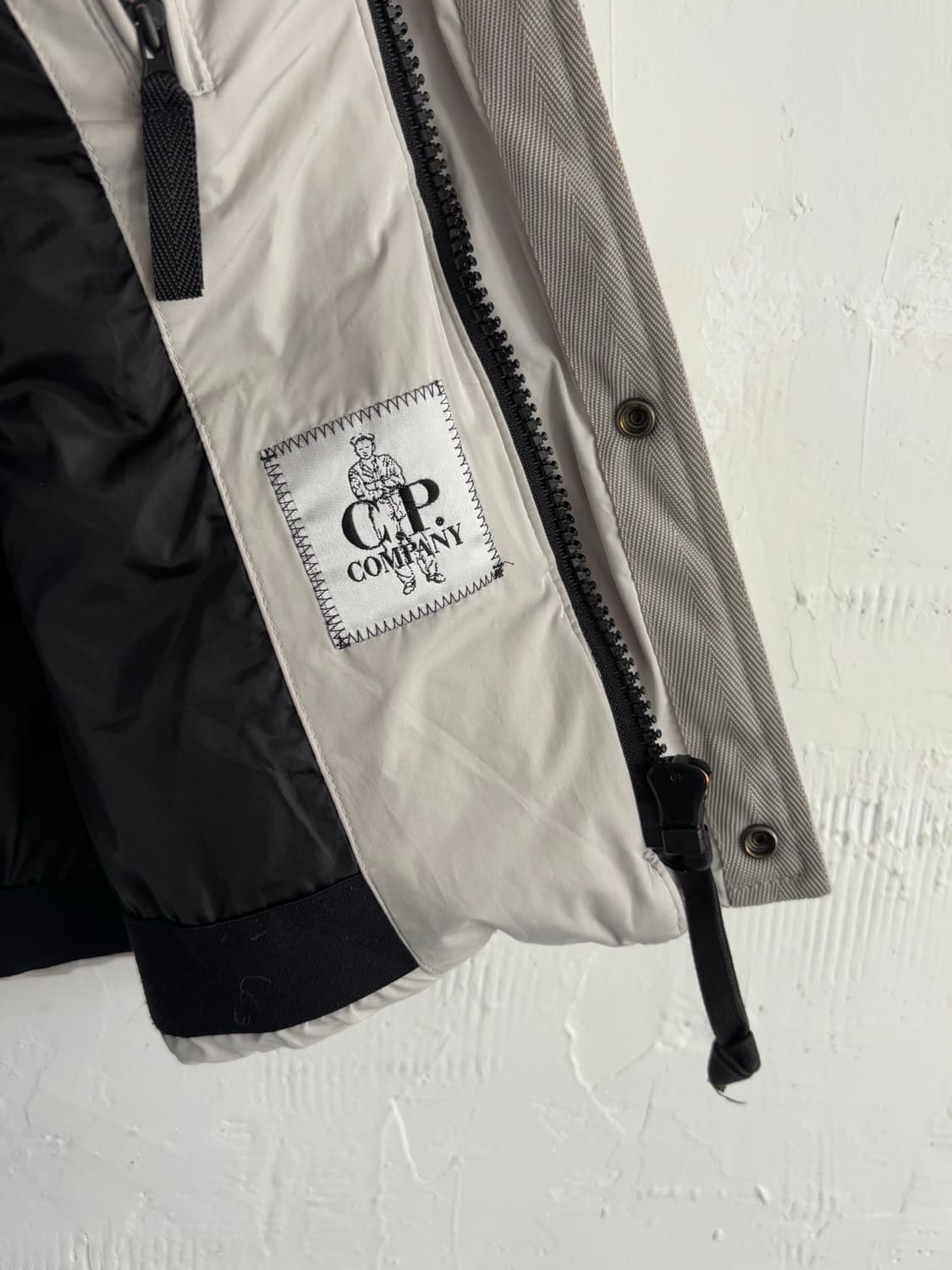 CP 컴퍼니 그레이 고글 구스다운 베스트 상품이미지6