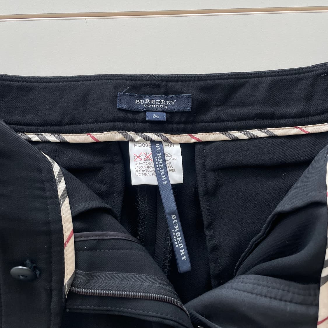 버버리 블랙 세미 부츠컷 슬랙스 상품이미지9